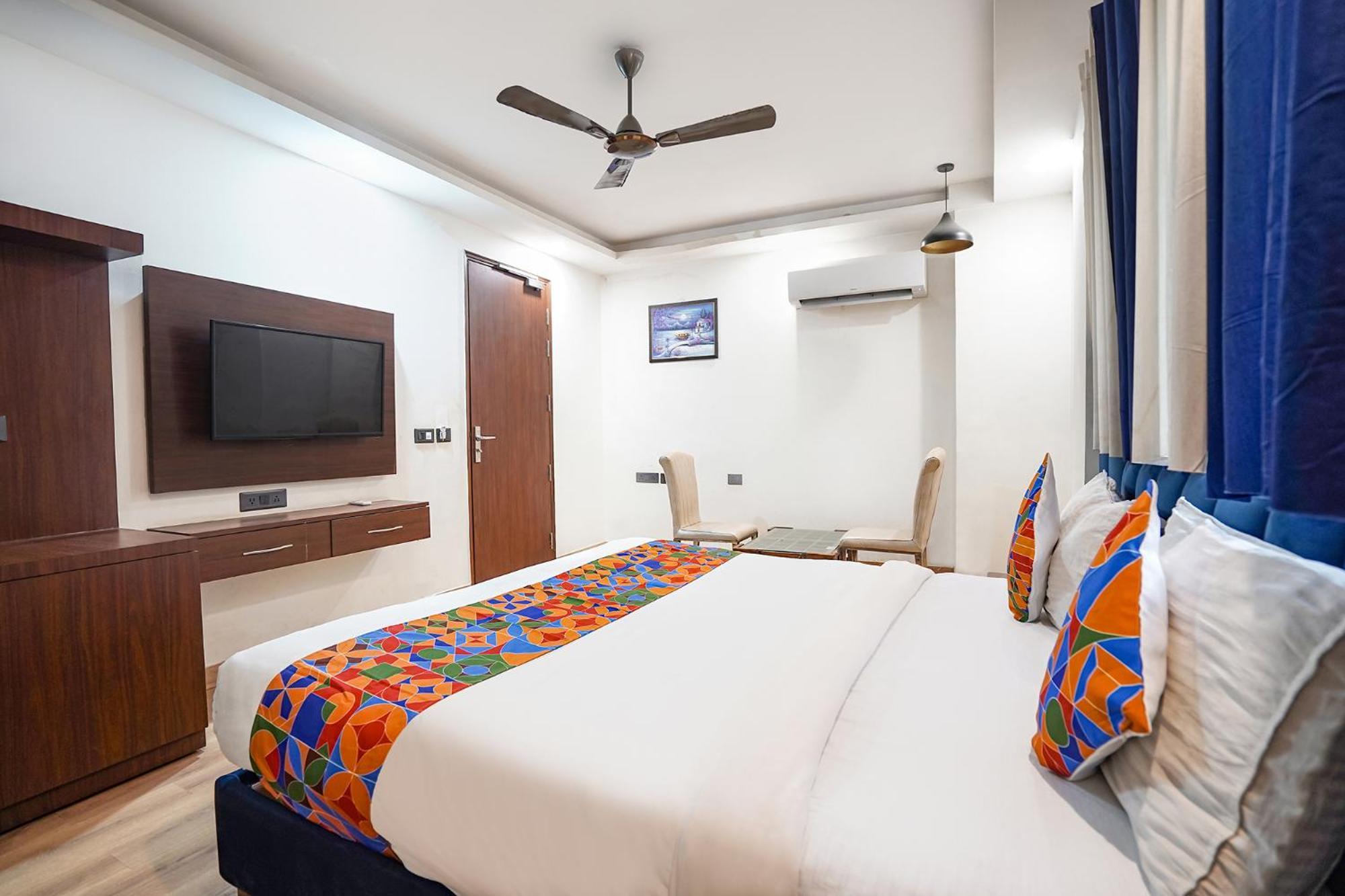 Hotel Fabhotel Golden Eye 3*
