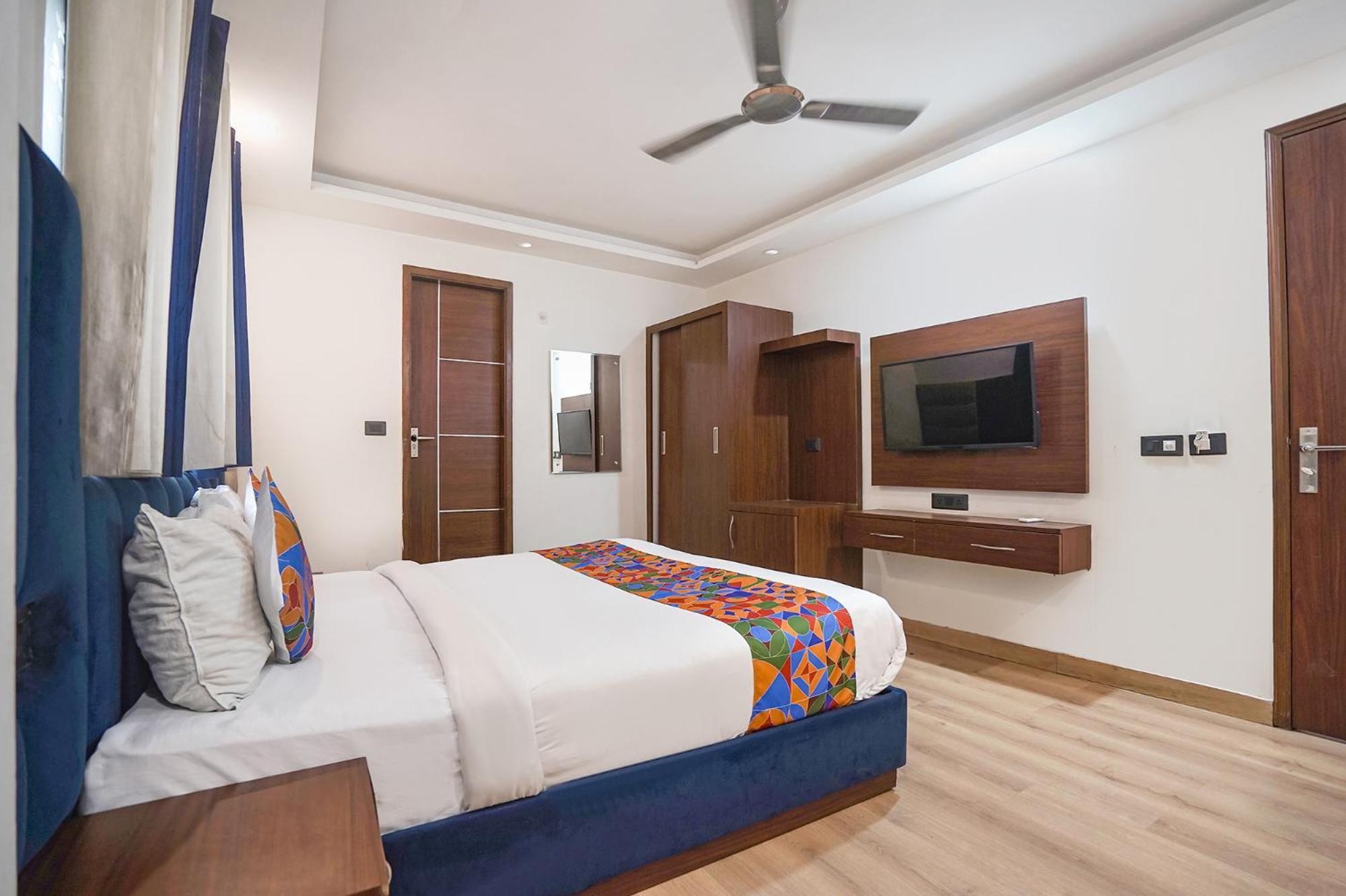 Hotel Fabhotel Golden Eye